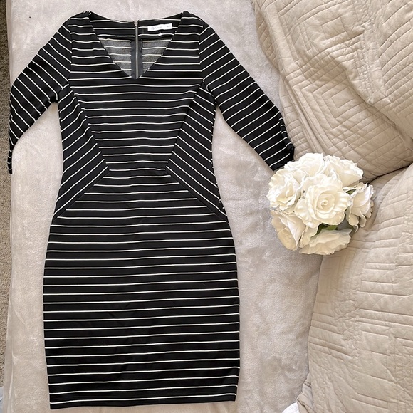 STRIPEDDRESS - black and white striped dress waist detail XS - Picture 1 of 7